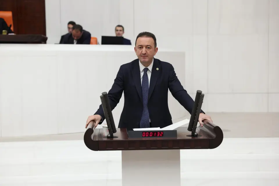 Bektaş: Cumhuriyet toplumu bir araya getiren güçlü bir harçtır