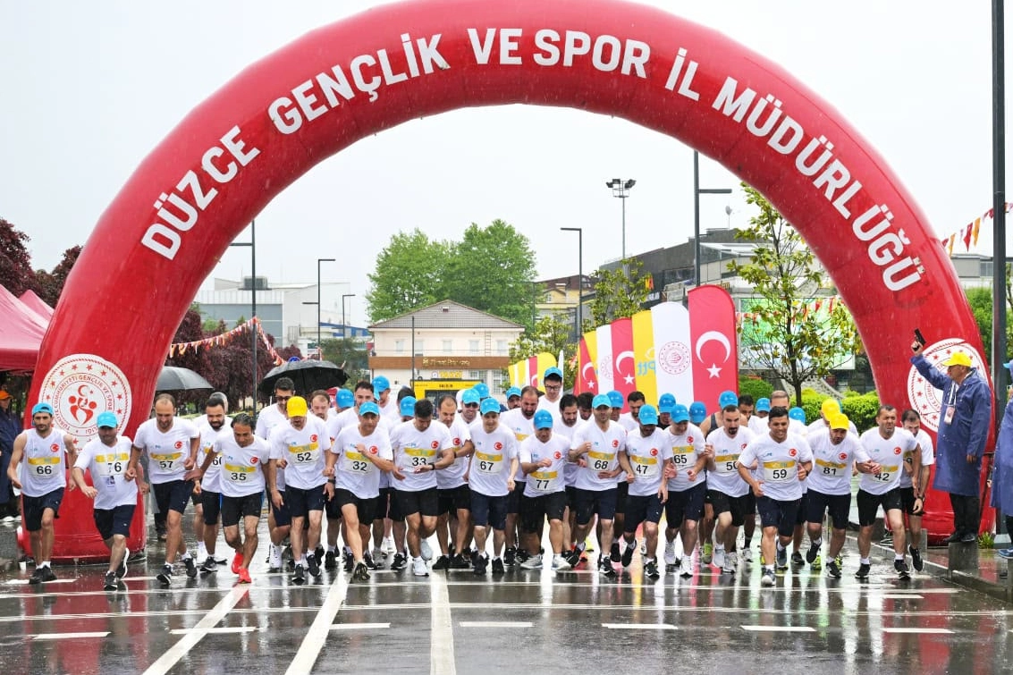 Düzce’de postacıların kıyasıya yarışı... Türkiye finali nefes kesti