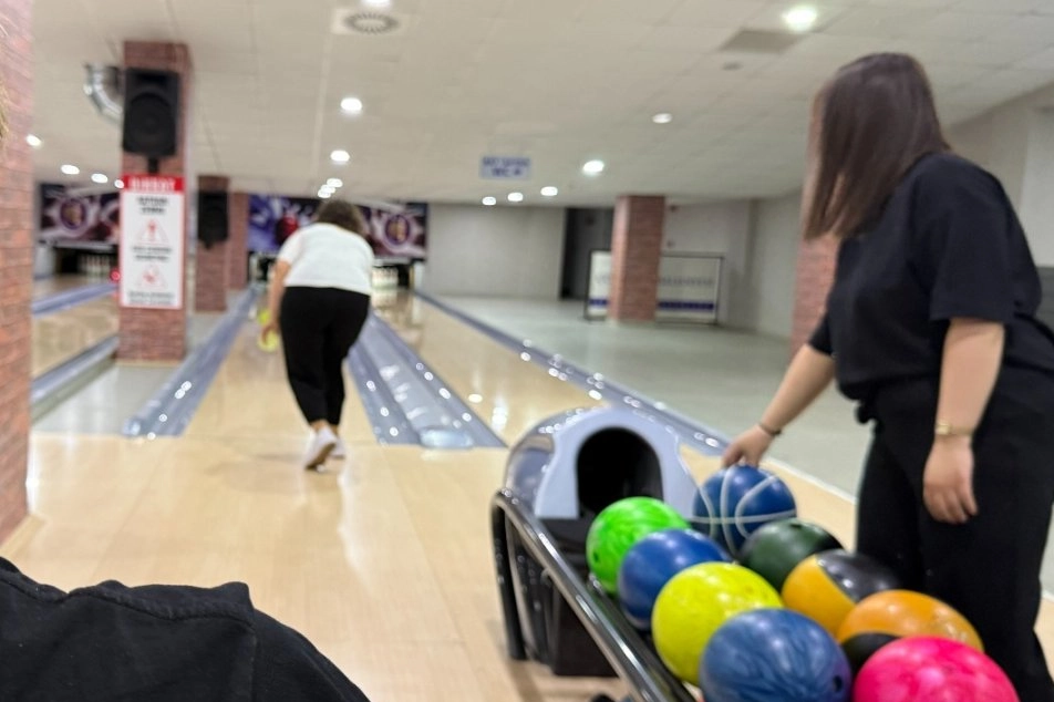Çorum’da anneler bowlingde buluştu