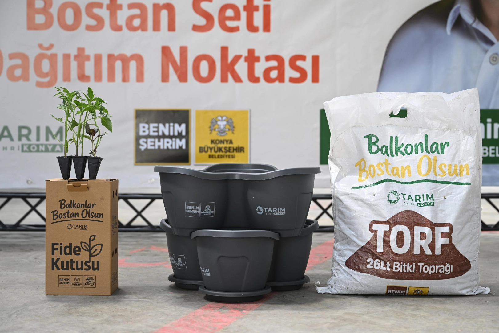 Konya'da bostan setleri dağıtılıyor