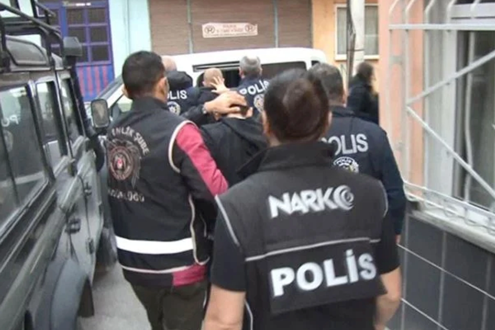 Diyarbakır merkezli 23 ilde uyuşturucu operasyonu: 405 şüpheliye darbe!