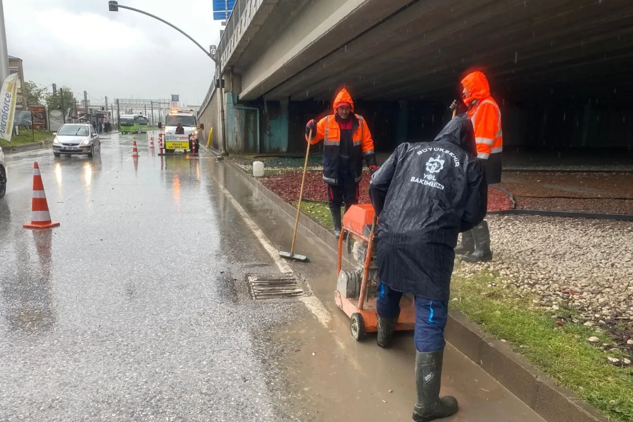 Kocaeli A Takımı hayatı kolaylaştırmayı sürdürüyor