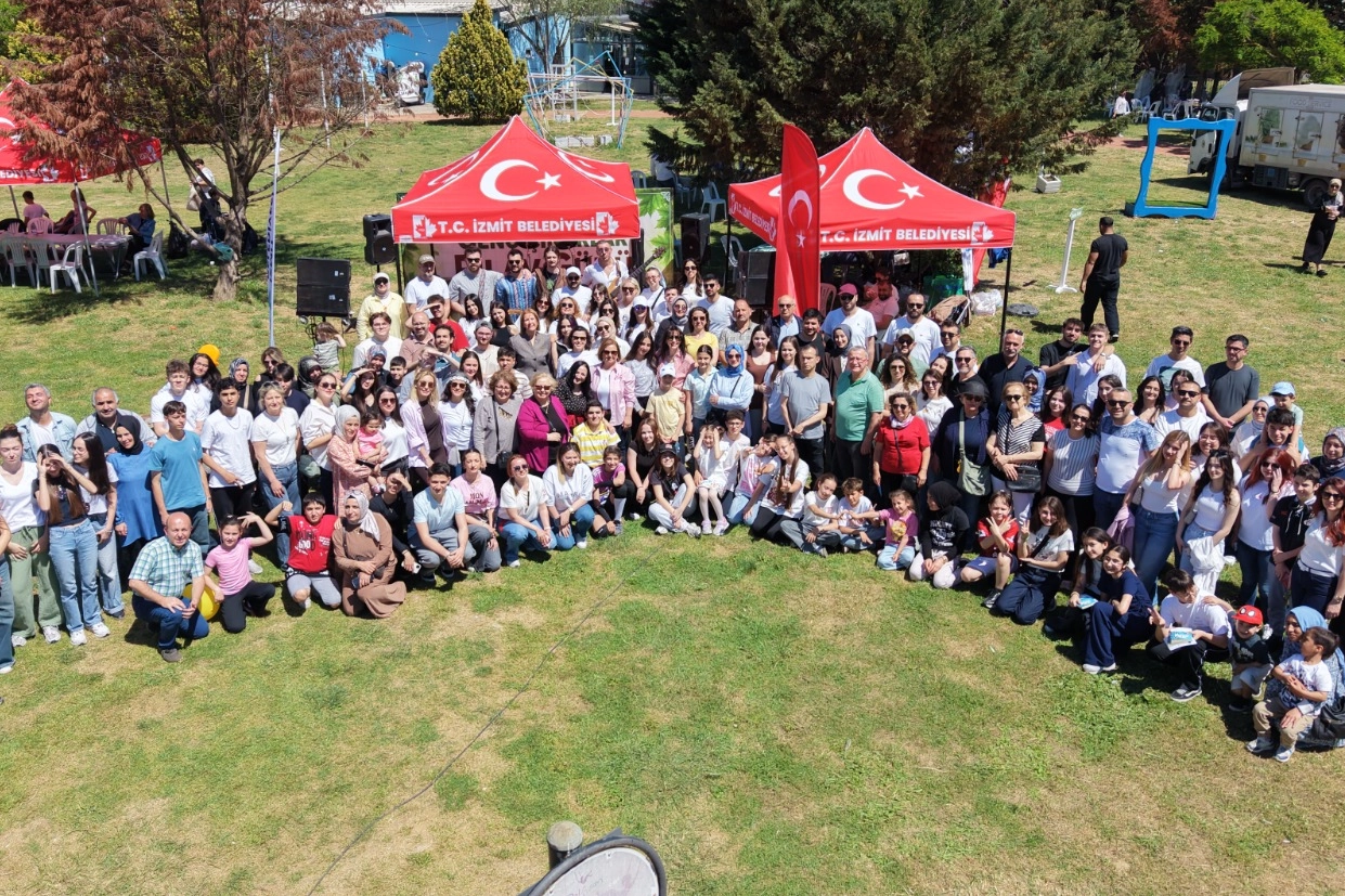 İzmit Çınar Akademisi pilav gününde buluştu