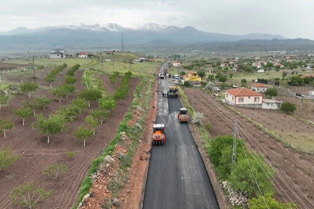 Kayseri Büyükşehir'den 10 milyon liralık asfalt çalışması