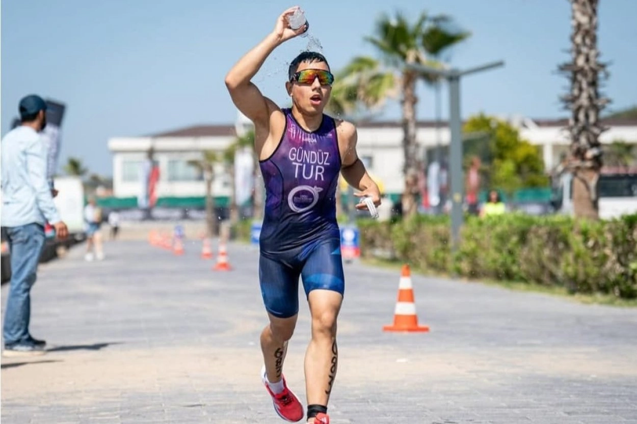 Ordu’lu sporcu Ayvalık Triatlonu’nda birinci
