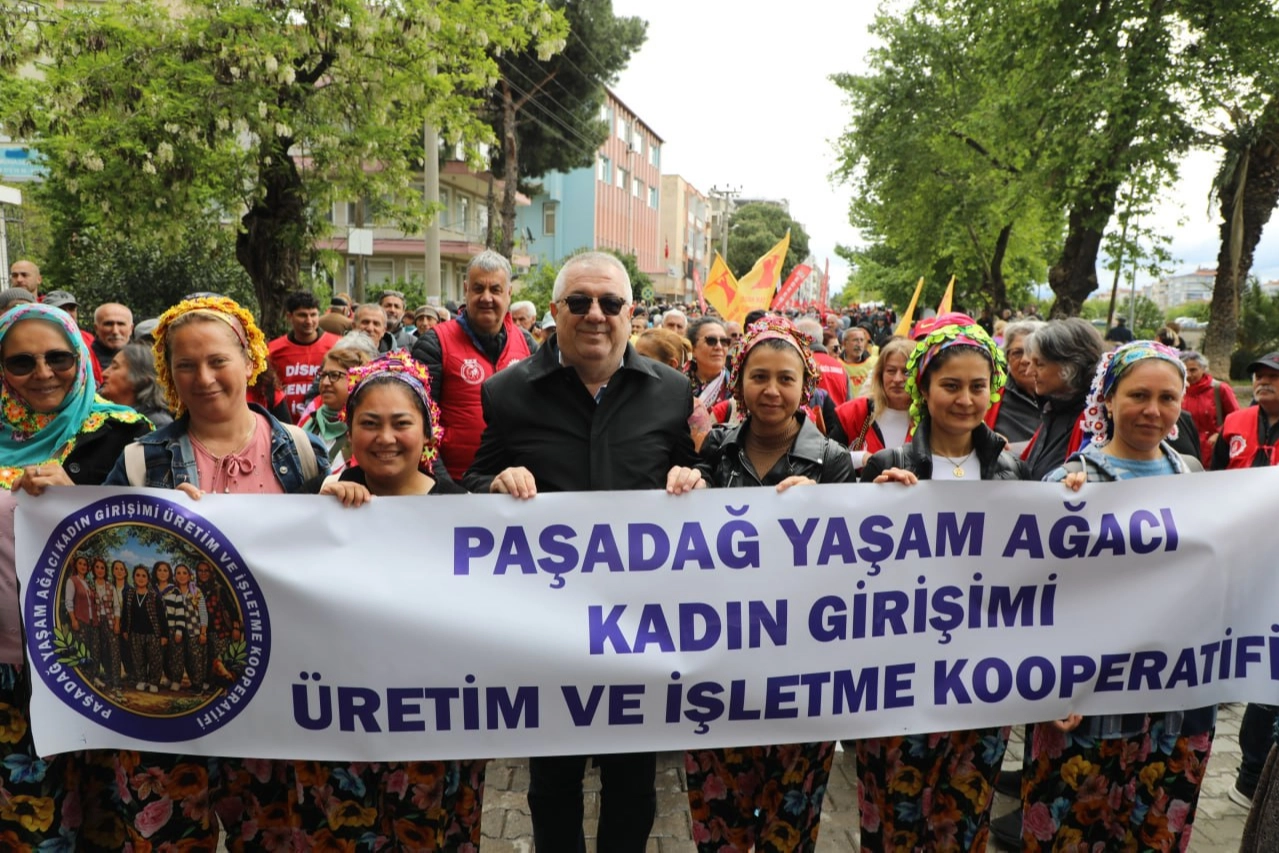 Balıkesir Edremit’te 1 Mayıs coşkuyla kutlandı