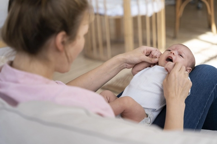 Doğum izni 24 haftaya çıktı, sosyal yardımlar genişledi! Yeni yasa yürürlükte