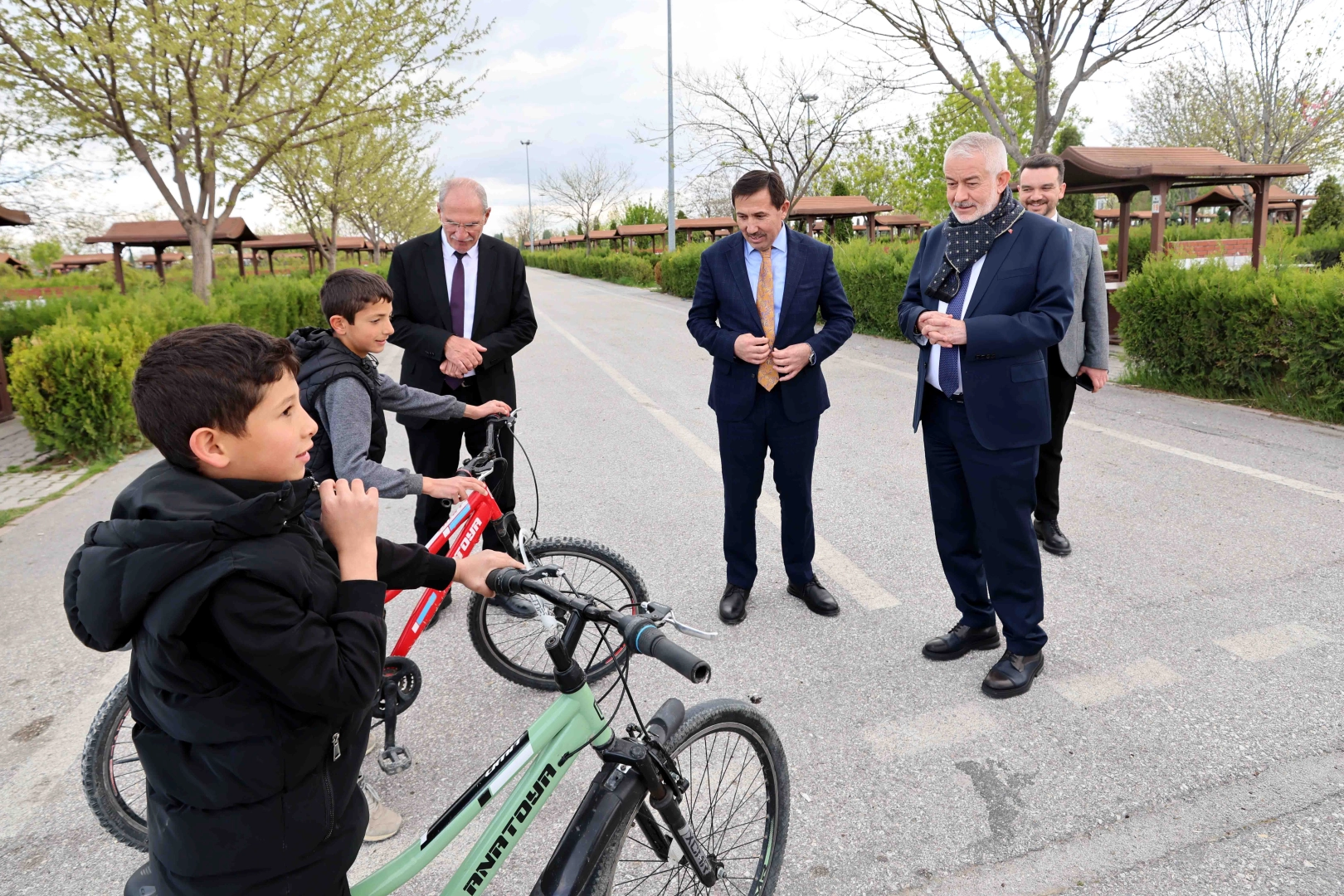 Isparta heyeti Karatay’da yatırımları inceledi