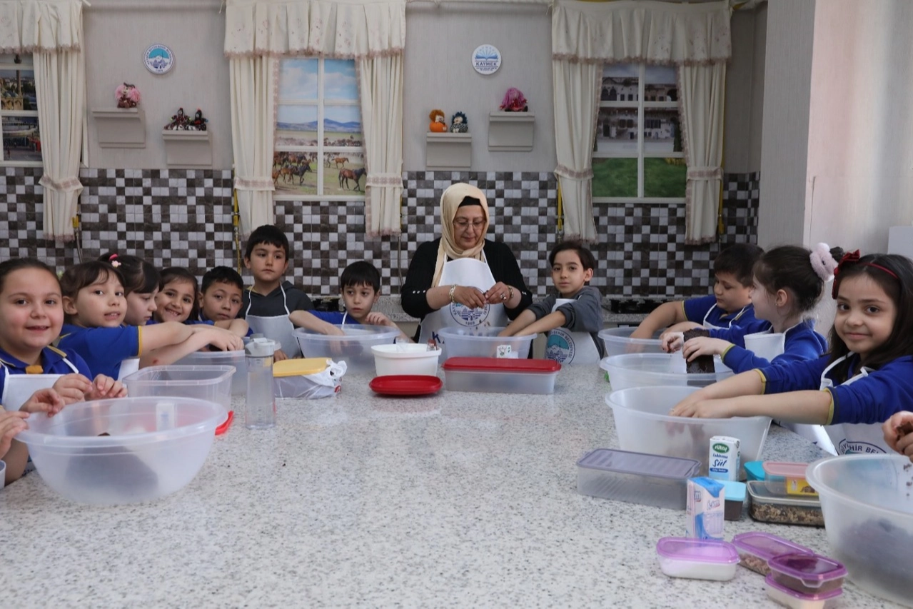 KAYMEK'ten minik şeflere 'tatlı' atölye
