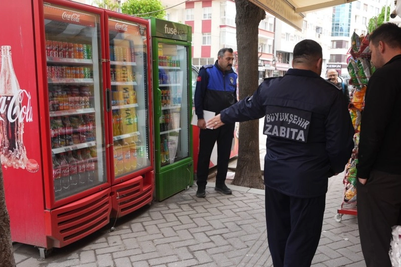 Eskişehir'de zabıta ekiplerinden ortak alanlara sıkı denetim