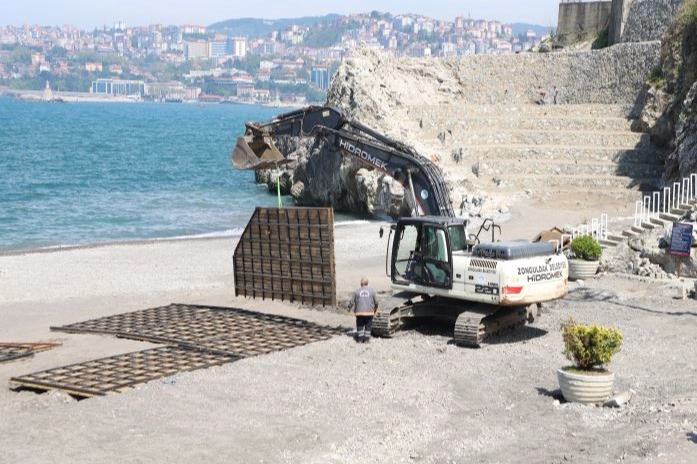 Zonguldak'ta Kızlar Plajı yaz sezonuna hazırlanıyor