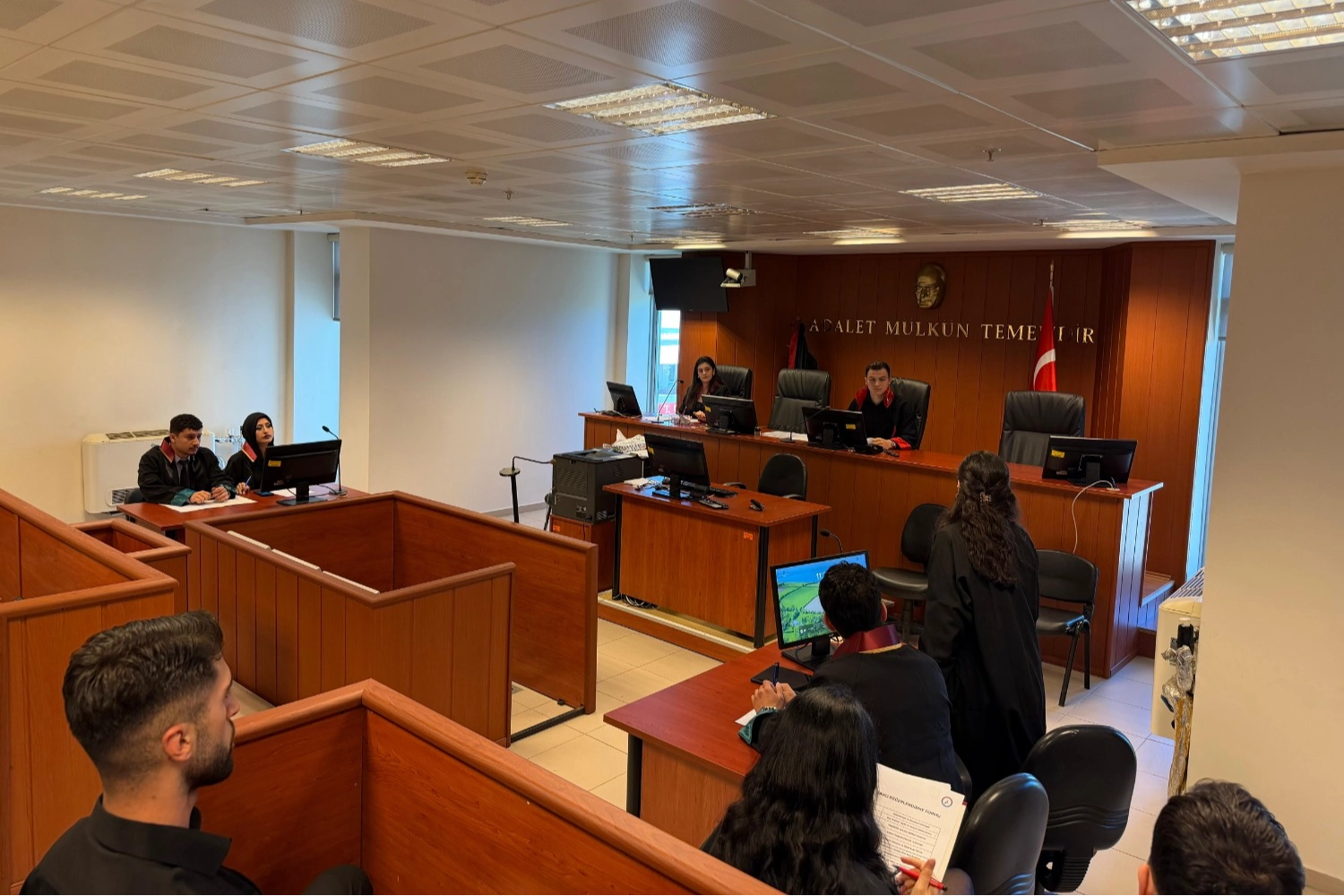 Trabzon’da hukuk öğrencilerine yargı simülasyonu