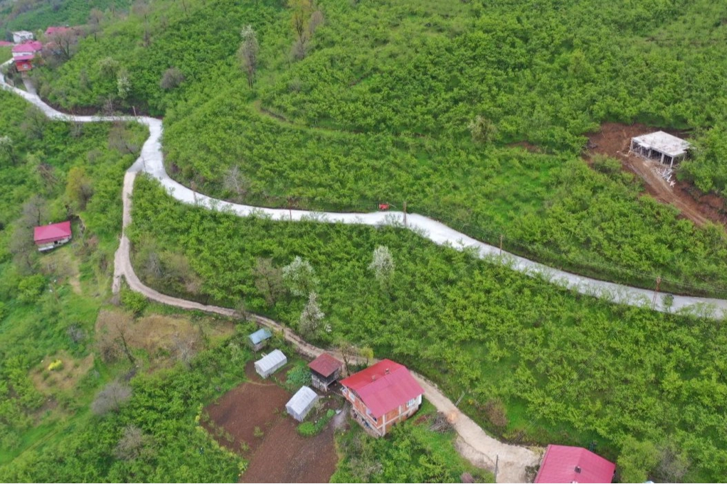 Ordu Kumru’da beton yol çalışması