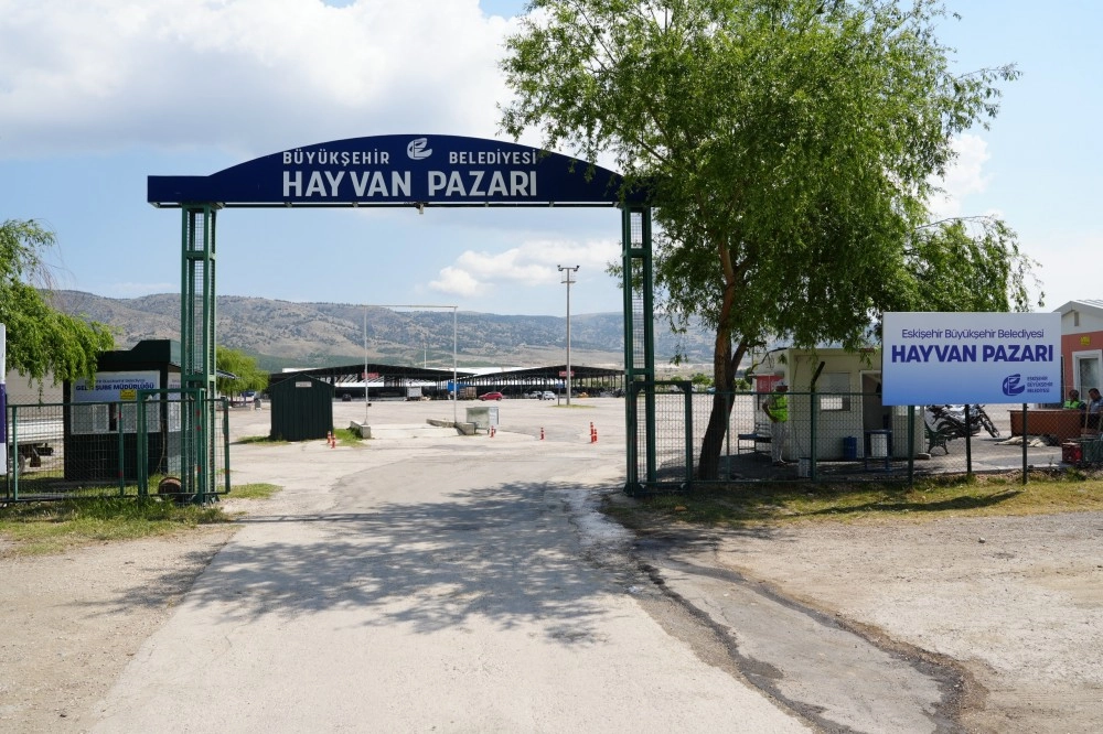 Eskişehir’de Hayvan Pazarı Kurban Bayramı için hazırlanıyor