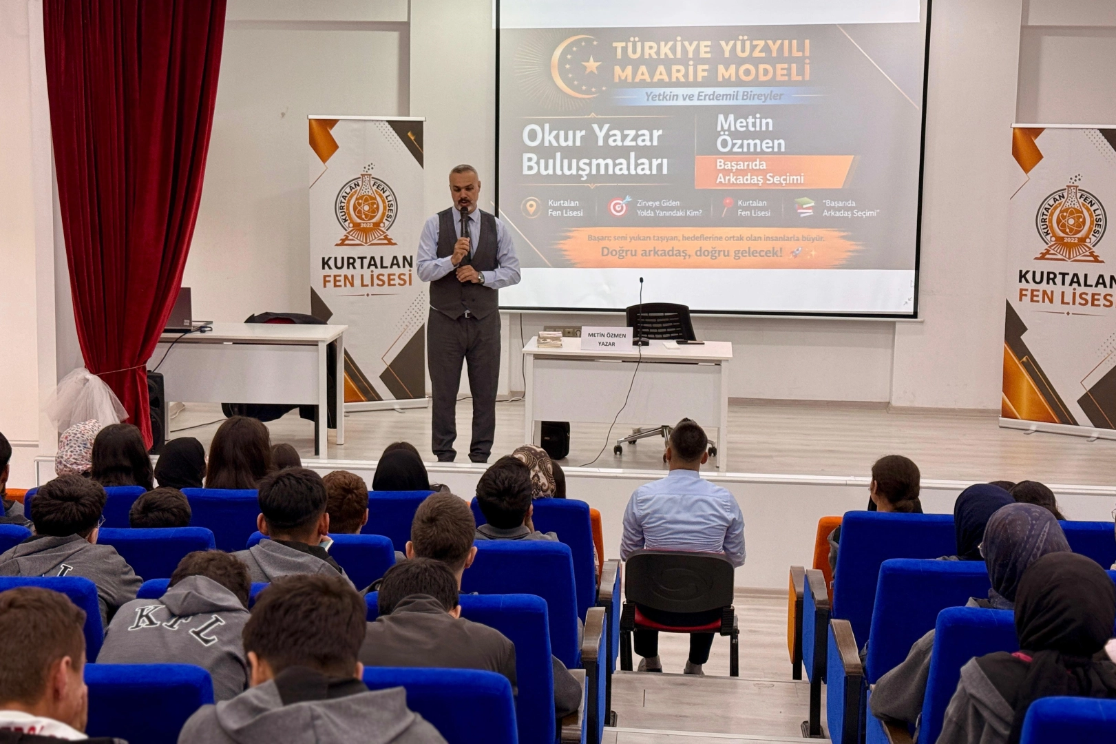 Siirt Kurtalan’da 'Başarıda arkadaş seçimi' konferanslarına yoğun ilgi