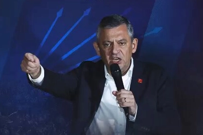CHP'ye destek ve dayanışma ziyaretleri sürüyor... Özgür Özel: Asla teslim olmayacağız
