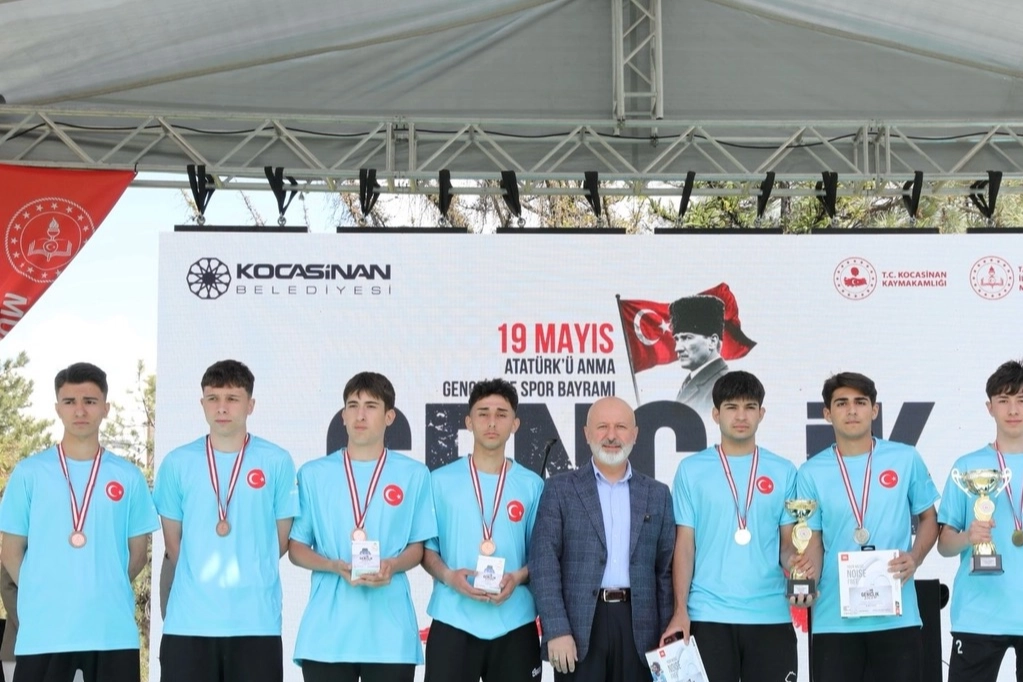Kayseri Kocasinan'da 'Gençlik Şöleni'ne muhteşem final