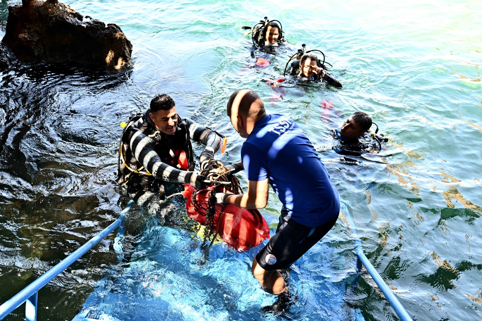 Antalya'da denizden çıkan atıklar sanat eserine dönüşecek