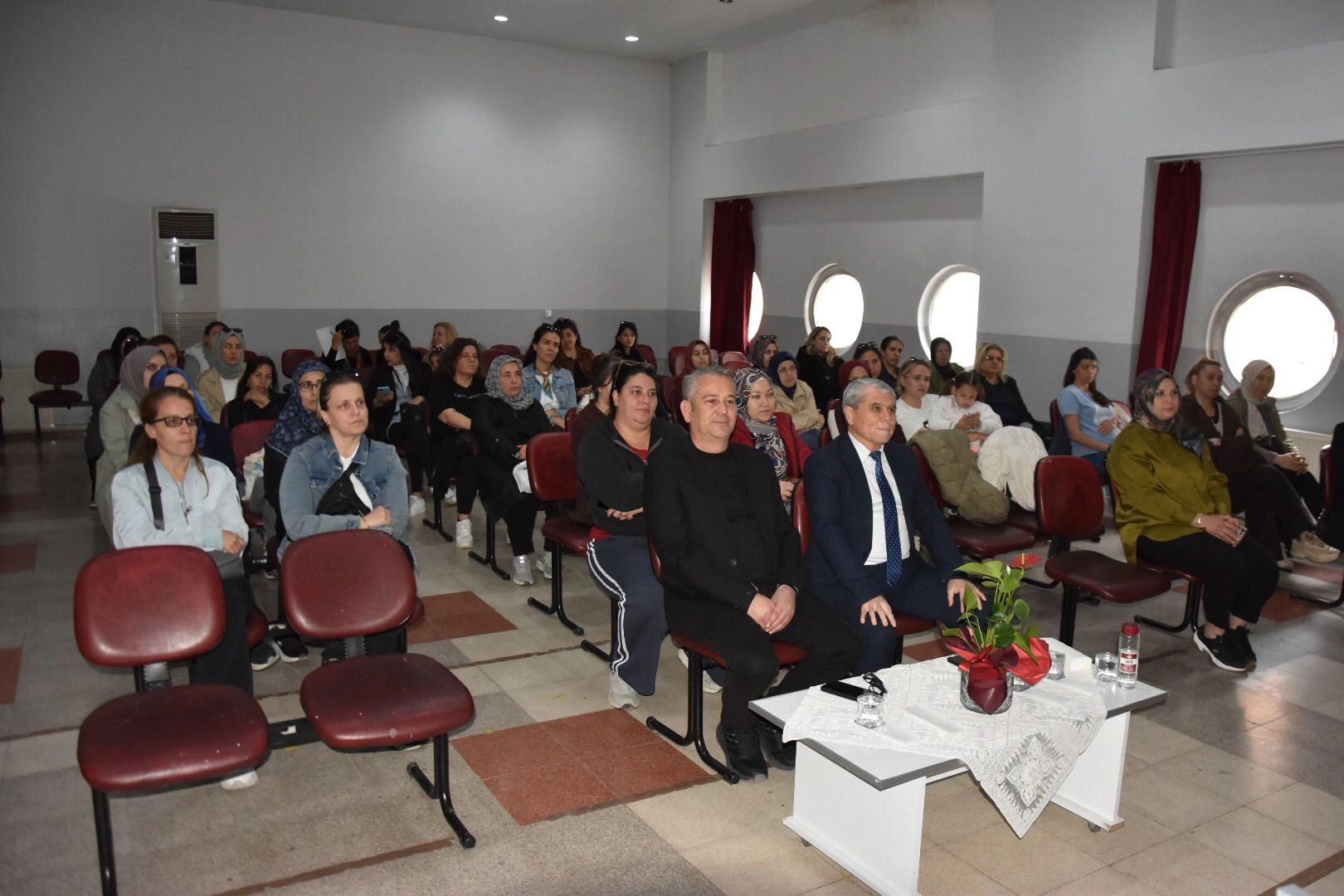 Manisa Yunusemre’de aile eğitimleri programı devam ediyor