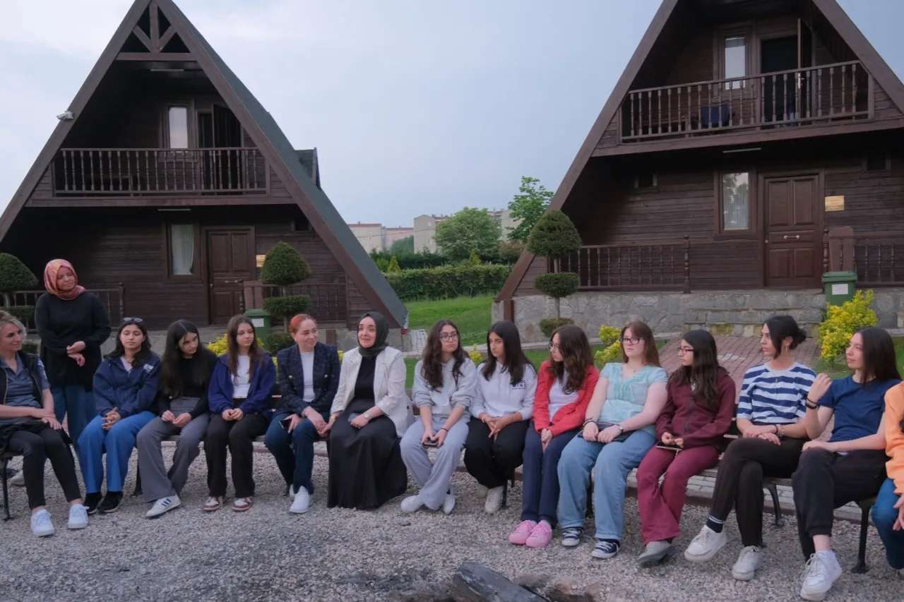 İnegöl’de gençlerin Tübitak Bilim Kampı başladı