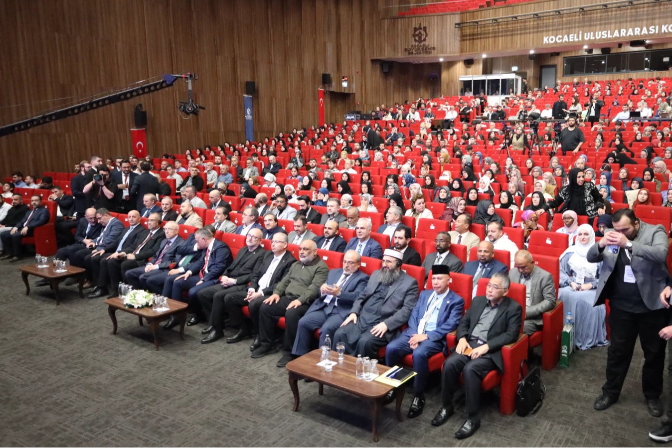 Yabancı akademisyenler bu sempozyumda buluştu