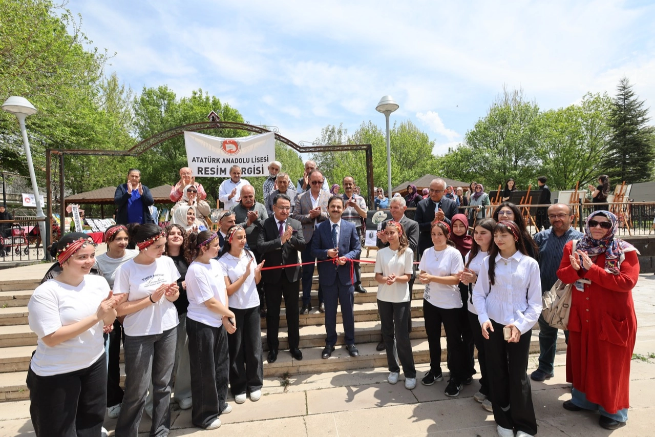 Kayseri Büyükşehir Huzurevi'nde iki kuşak sanatla buluştu