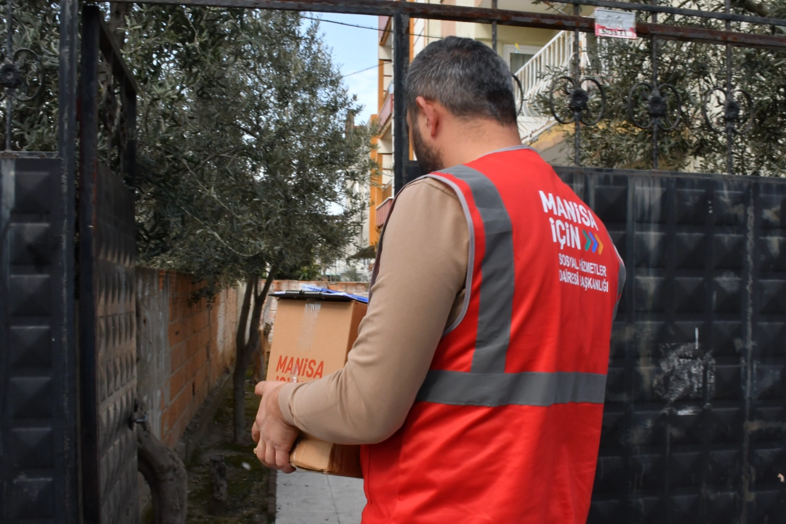 Manisa’da bayram öncesi gıda desteği