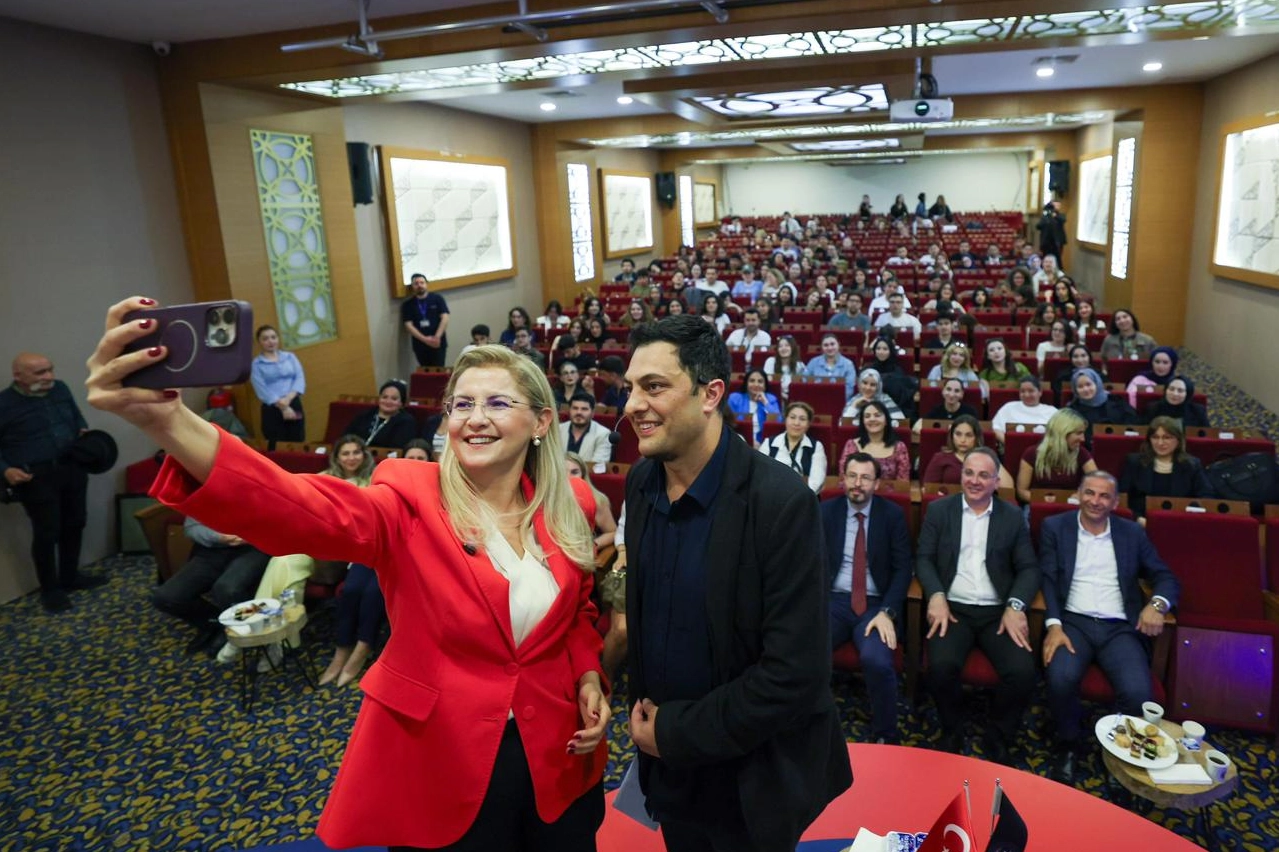 İstanbul Bakırköy Belediye Başkanı üniversitelilerle buluştu