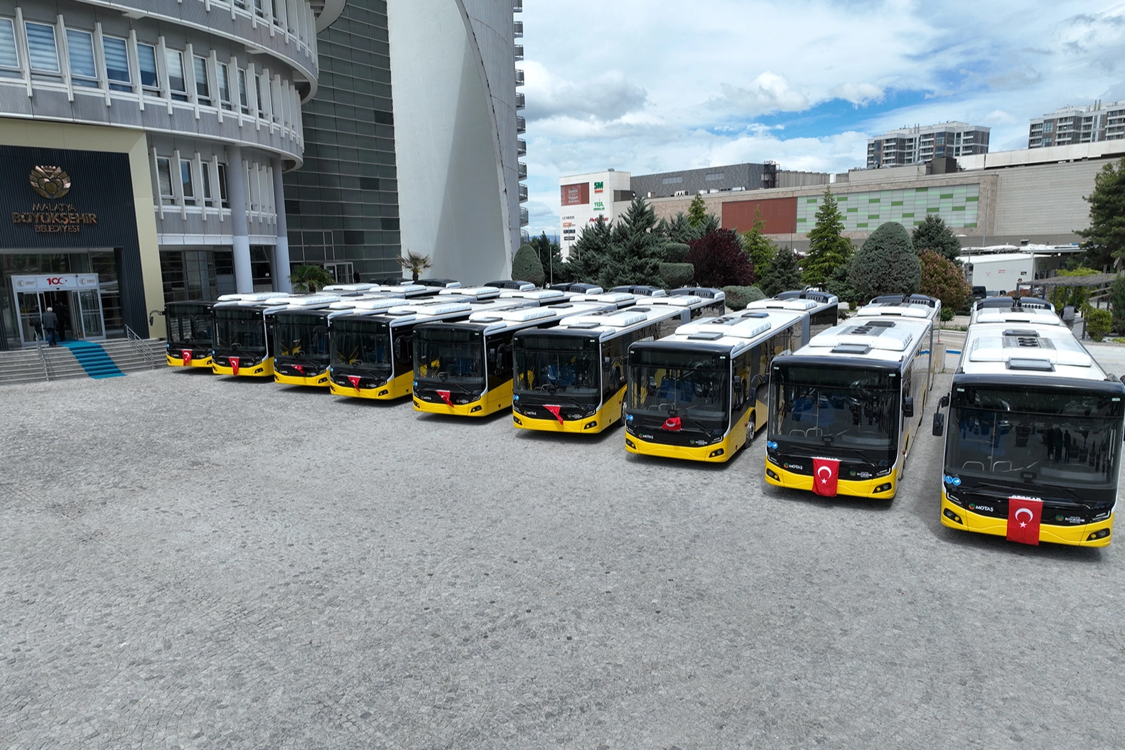 Malatya Büyükşehir filosuna 12 otobüs