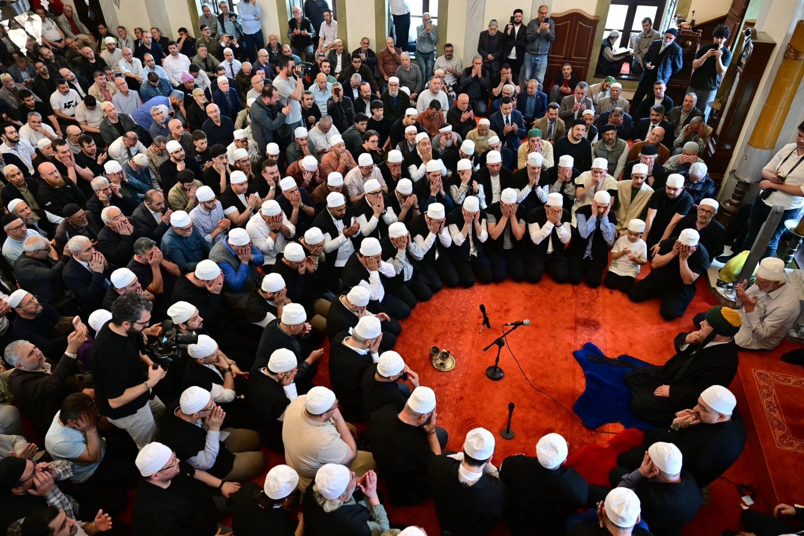 Bursa Yıldırım'da erguvan coşkusu