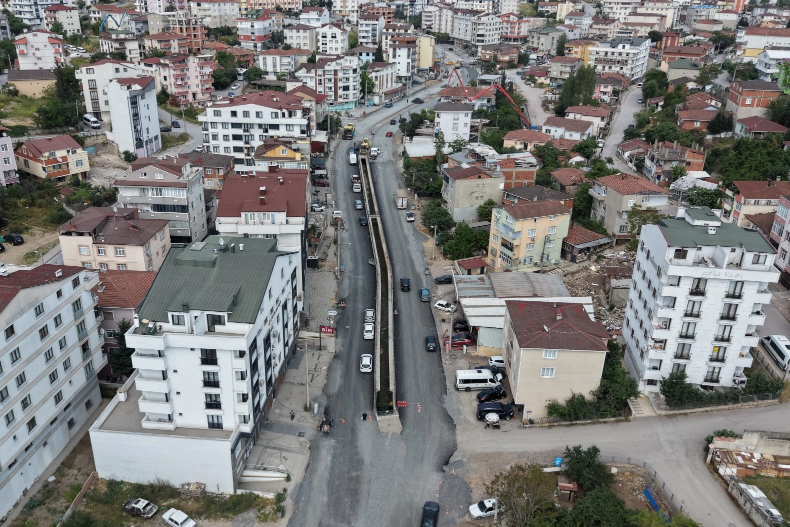 Kocaeli Çayırova Uğur Mumcu Caddesi yenileniyor