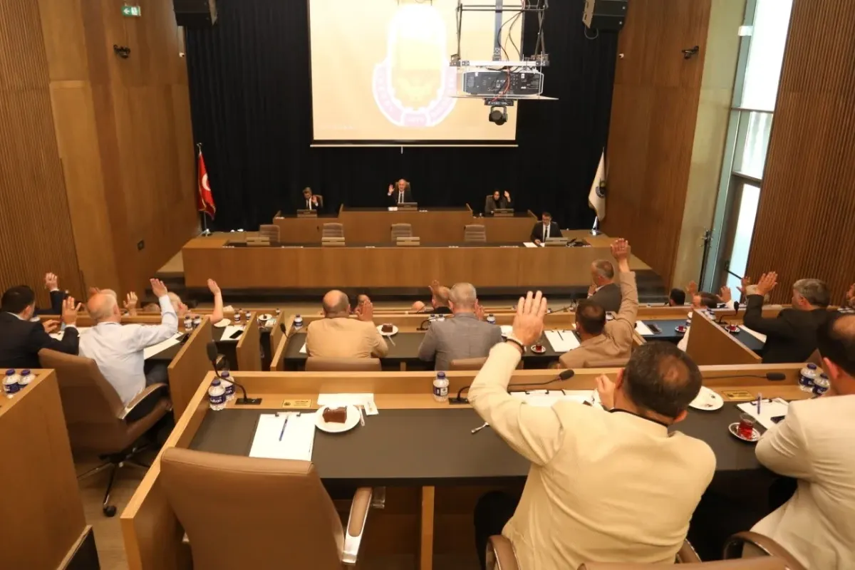 Bursa İnegöl'ün başarılı sporcuları yerel mecliste ödüllendirildi