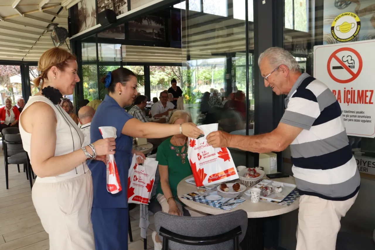 Kocaeli İzmit'te Babalar Günü’ne sevgi dolu kutlama