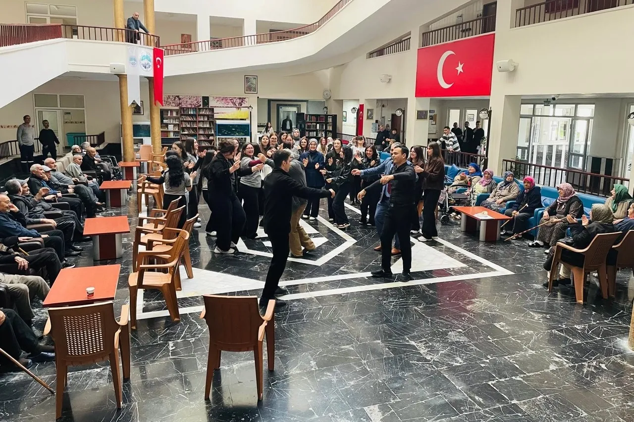 Kayseri Büyükşehir'den Ulu Çınarlara anlamlı bayram ziyareti