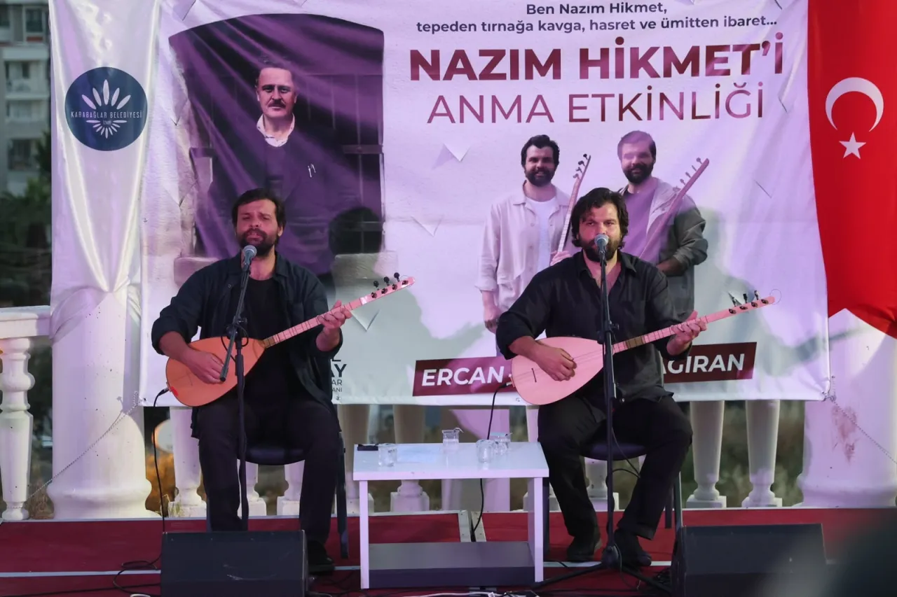 İzmir Karabağlar'da Nazım Hikmet'in dizeleri yankılandı