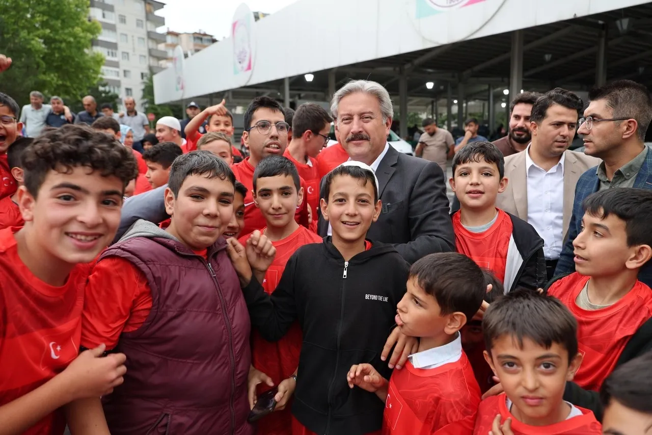 Mustafa Palancıoğlu Gökkentlilerle buluştu