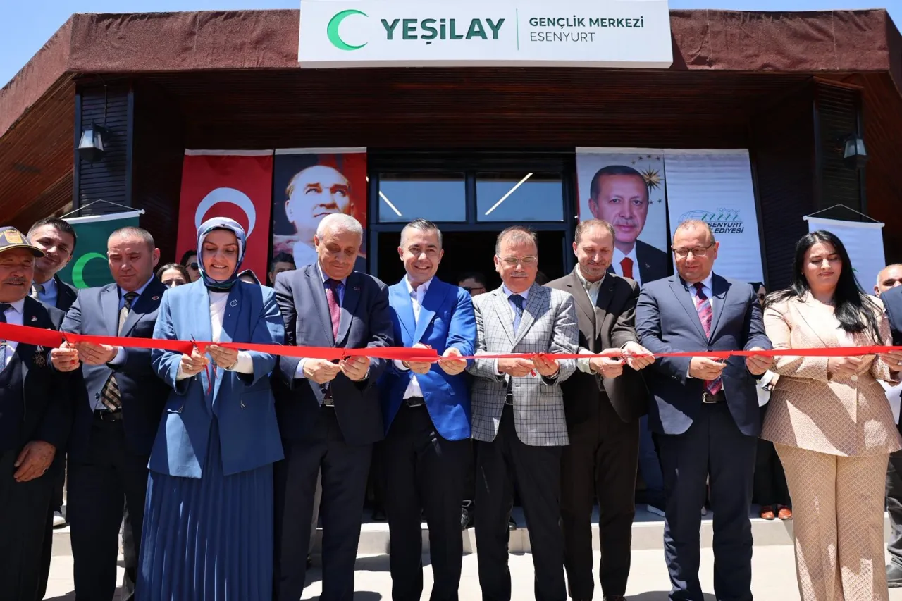 İstanbul’un ikinci Yeşilay Gençlik Merkezi Esenyurt’ta açıldı