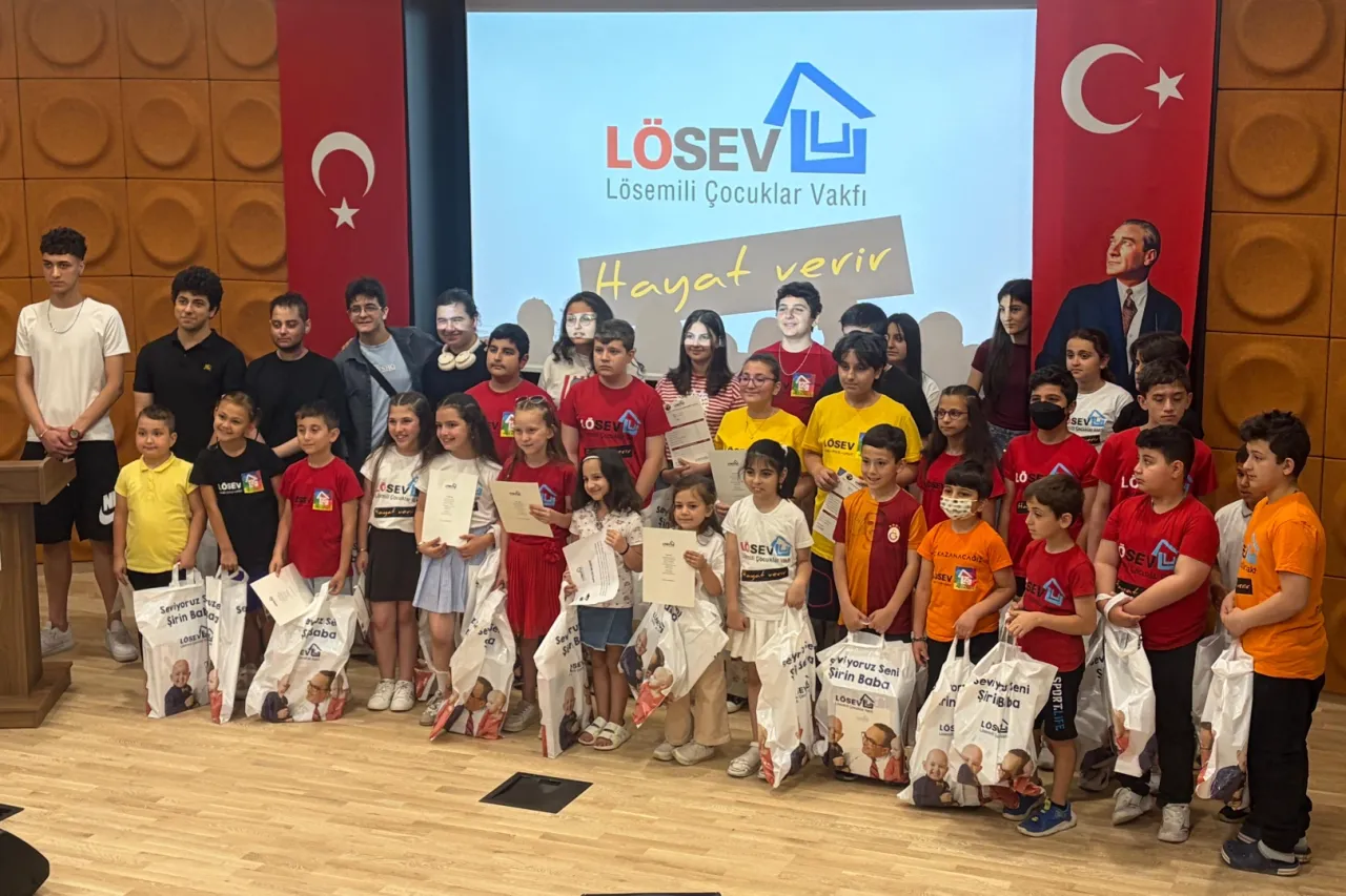 LÖSEV Bursa’da minik yürekler karne heyecanını paylaştı
