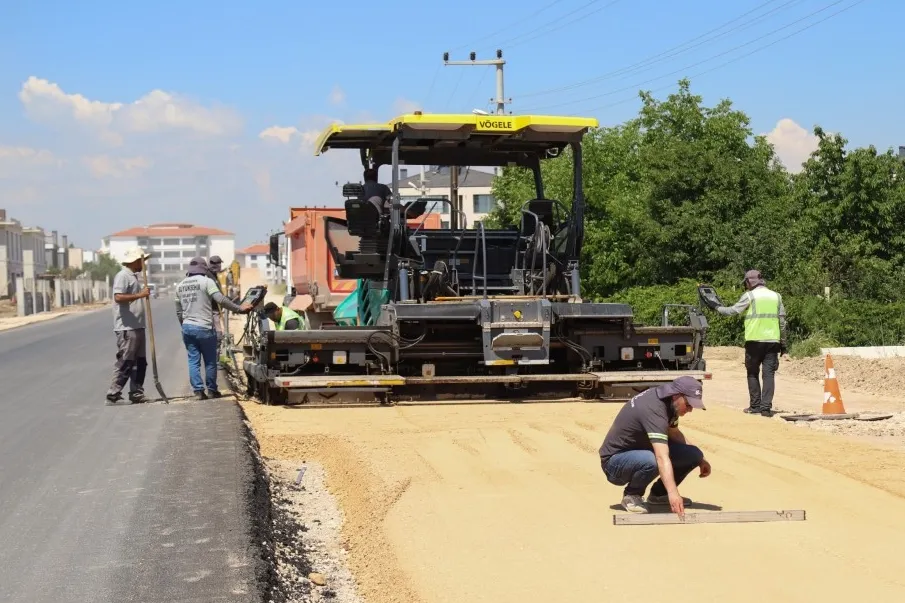 Eskişehir’de 8070 Bulvarı’nda asfalt çalışması sürüyor