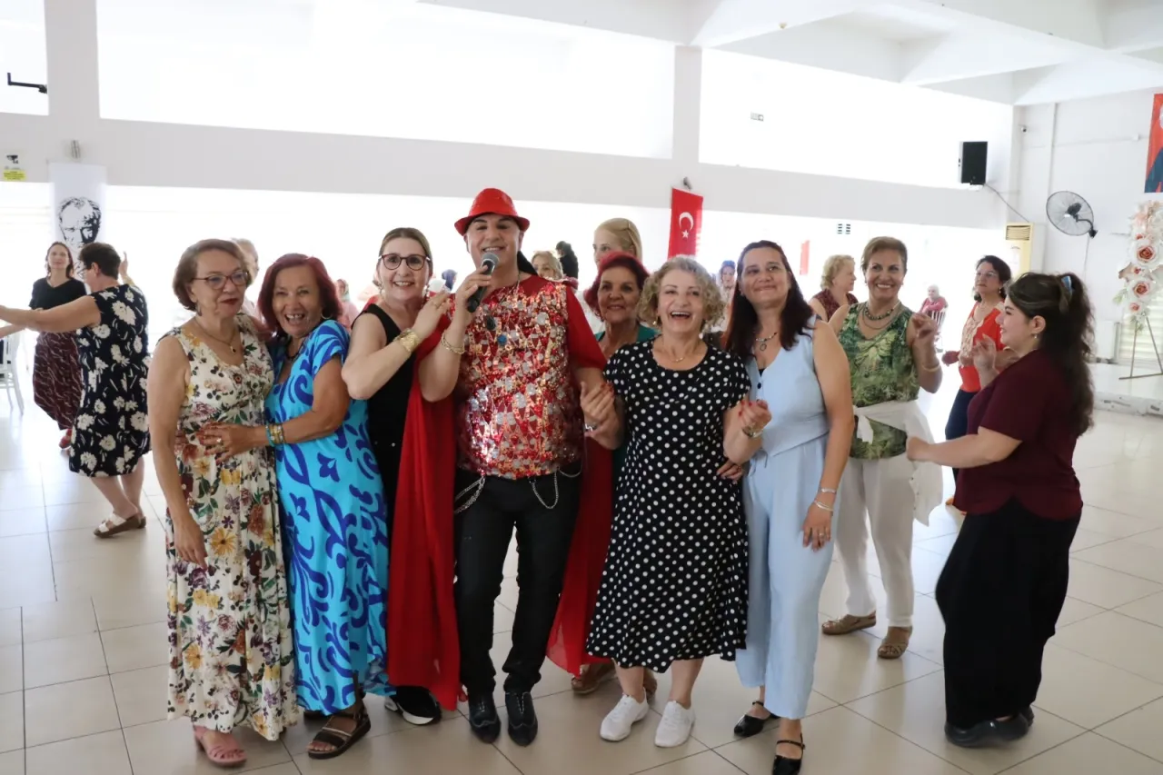 Kocaeli İzmit’te kadınlar söyleşi ve matinede buluştu