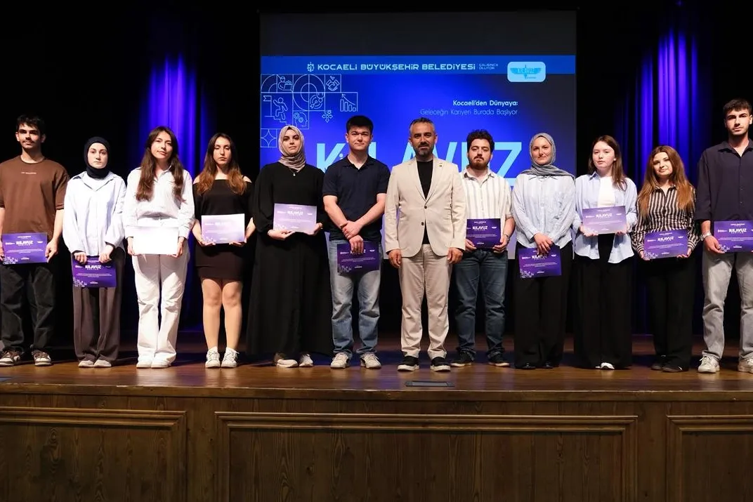 Kılavuz Kariyer’de 358 öğrenci sertifika aldı