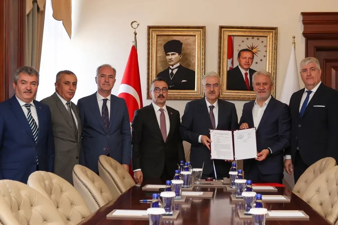 Bursa İnegöl’de 2 yeni anaokulu için imzalar atıldı