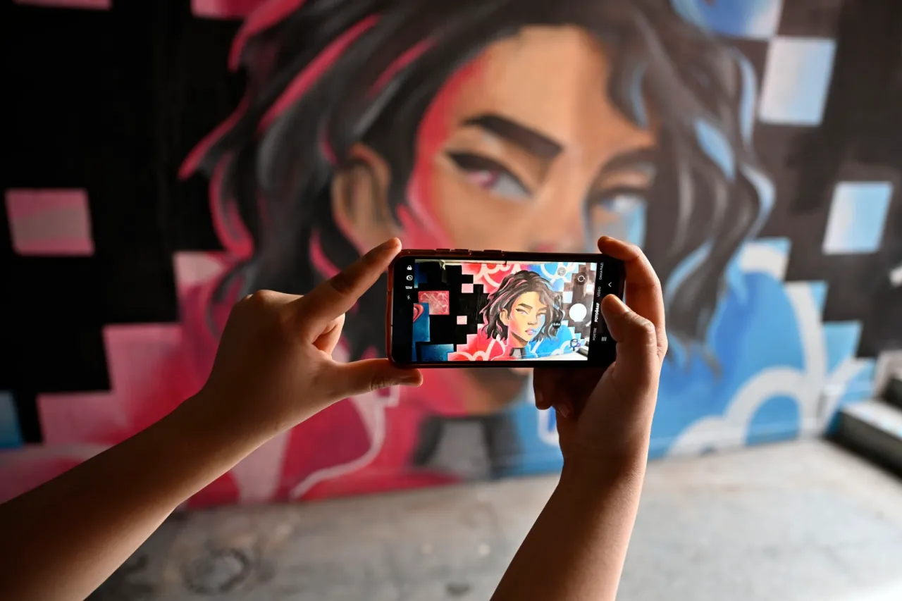 Farabi Alt Geçidi’nde grafiti dokunuşu