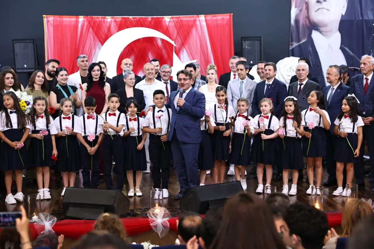 Sakarya Maarif Orkestrası ve Öğrenci Korosu Konseri büyük ilgi gördü