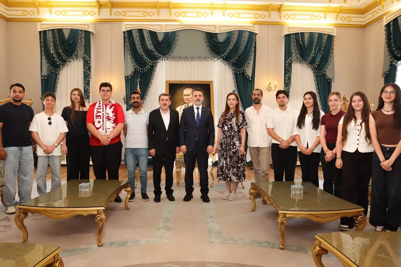 Şampiyon marşın Bursalı bestecileri Büyükşehir'de ağırlandı