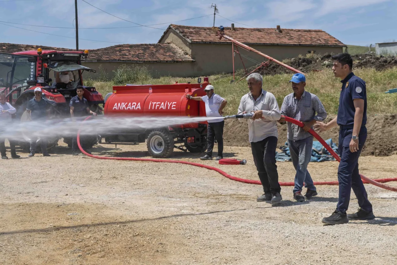 Ankara'da kırsal mahallelere yangın söndürme tankeri desteği