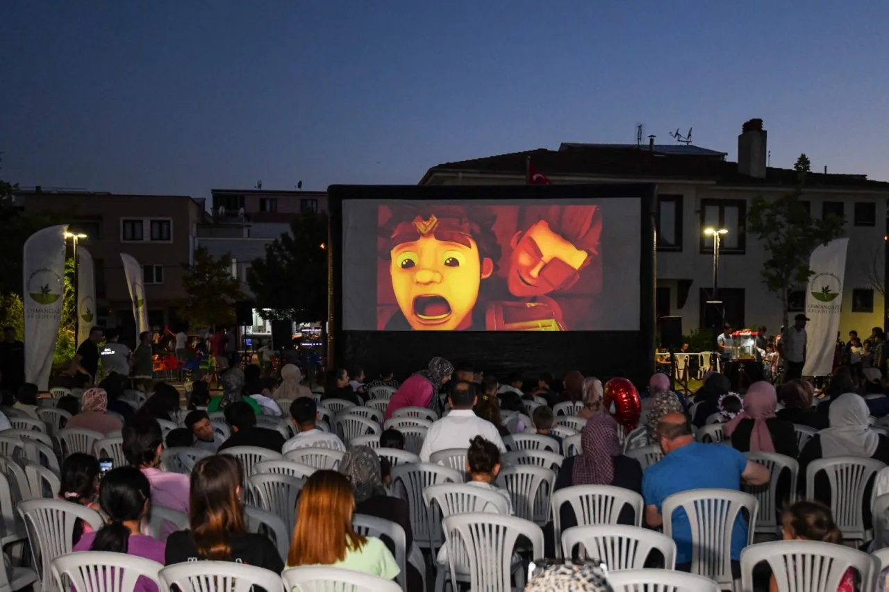 Bursa Osmangazi'de çocuklara ücretsiz sinema keyfi