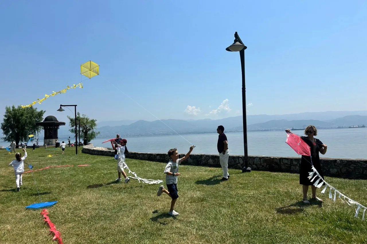Uçurtmalar Kocaeli'den barışa uçtu