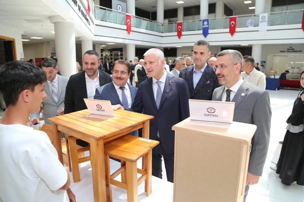 Sakarya'da ahşaptan hayata genç yetenekler ödüllendirildi