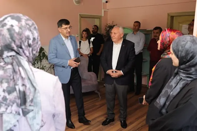 Kütahya'da Başkan Kahveci’den Özel Eğitim Merkezine ziyaret